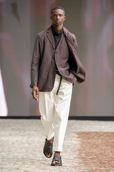 Look 38
